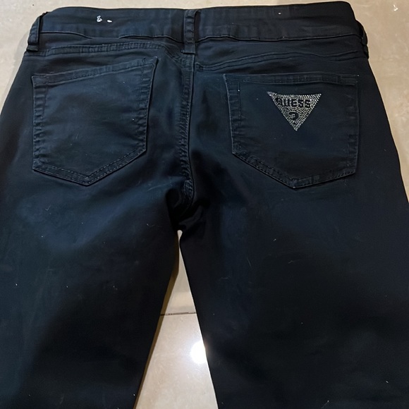 GUESS | Medium Rise Skinny Sarah Fit - Picture 3 of 4